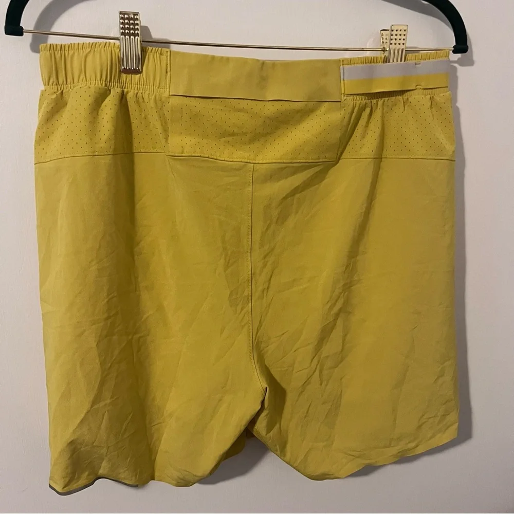 Lululemon Surge Lined Short 6" Soleil Yellow Men’s Size Large EUC - Picture 5 of 14